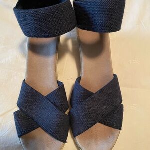 Women's Navy Sandals from Charleston Shoe. Size 10